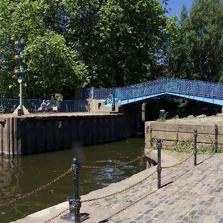 Tower 58funky, Central, Free Parking Apartmán York